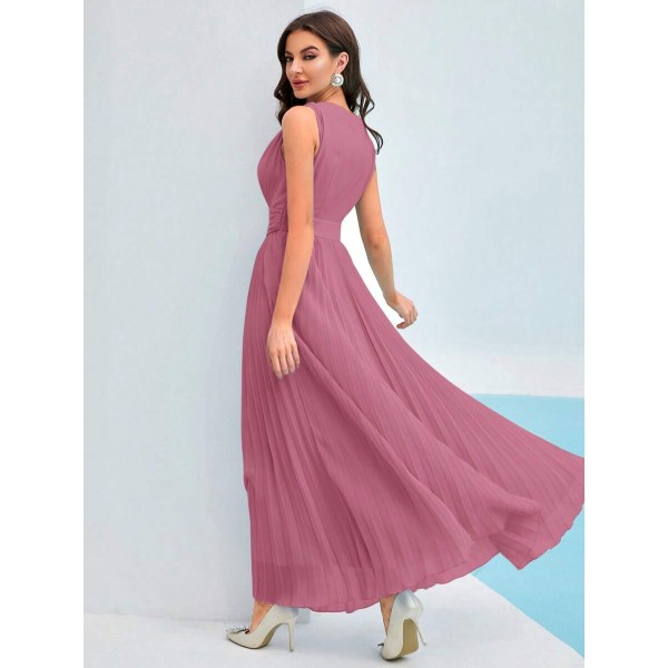 SHEIN Modely Solid Ruched Pleated Hem Dress